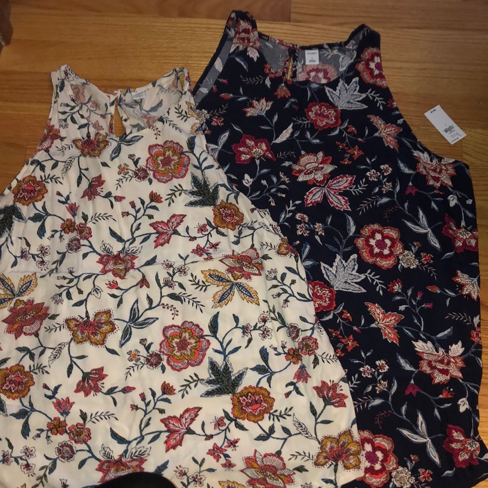 Bundle of 2 Old Navy high neck, flowy tanks.
